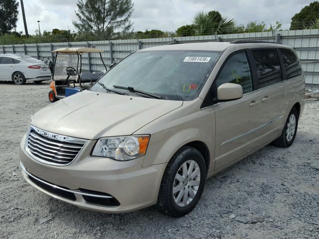 2C4RC1BG9FR706641 - 2015 CHRYSLER TOWN & COU GOLD photo 2