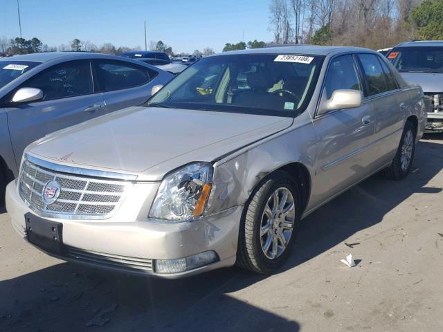 1G6KD57Y28U128866 - 2008 CADILLAC DTS GOLD photo 2