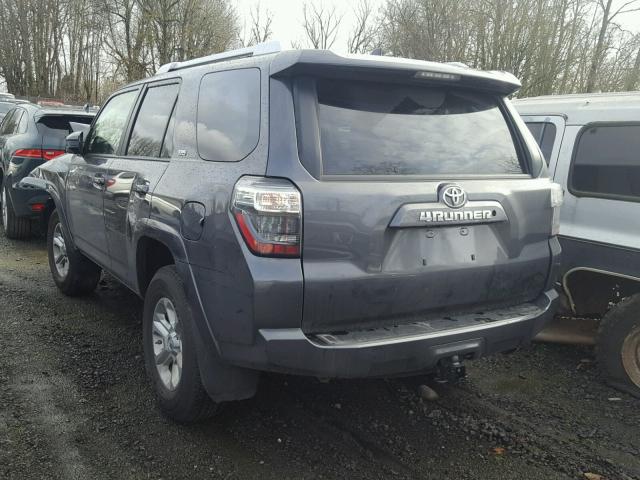 JTEBU5JRXH5422214 - 2017 TOYOTA 4RUNNER SR GRAY photo 3