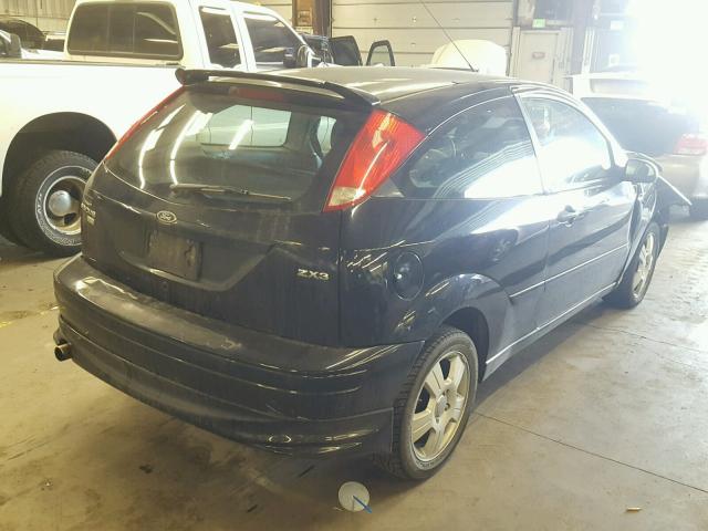 1FAHP31N66W185144 - 2006 FORD FOCUS ZX3 BLACK photo 4