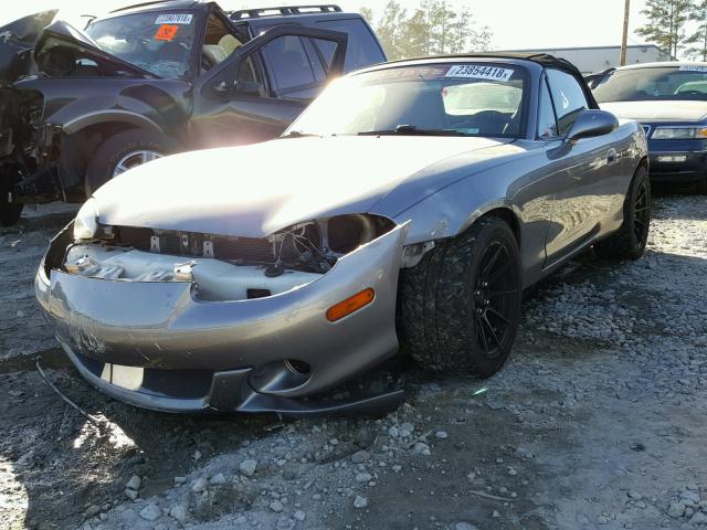 JM1NB354240408678 - 2004 MAZDA MX-5 MIATA GRAY photo 2