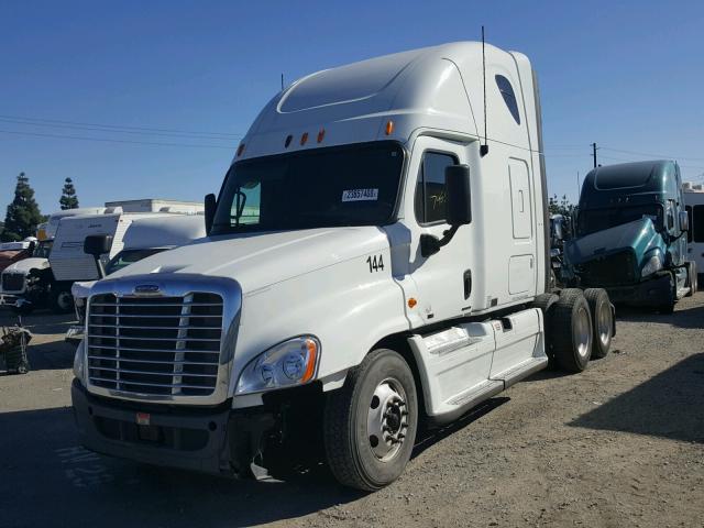 1FUJGLDR6ALAS9850 - 2010 FREIGHTLINER CASCADIA 1 WHITE photo 2