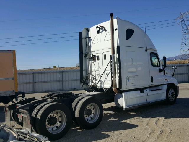 1FUJGLDR6ALAS9850 - 2010 FREIGHTLINER CASCADIA 1 WHITE photo 4