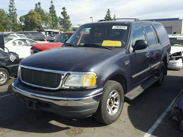 1FMRU15L6YLC40888 - 2000 FORD EXPEDITION BLUE photo 2