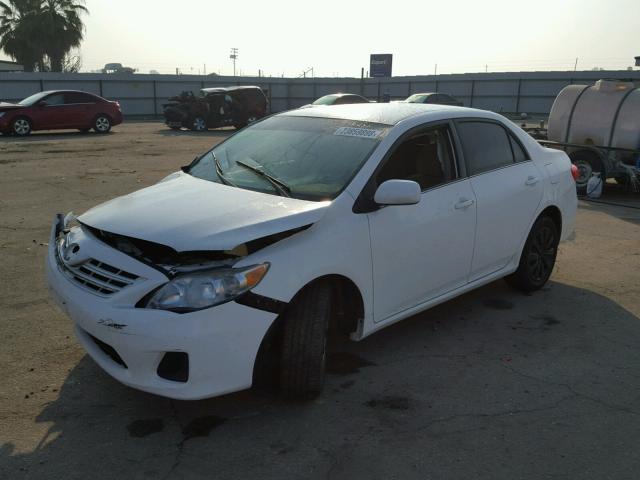 2T1BU4EE7DC921233 - 2013 TOYOTA COROLLA BA WHITE photo 2