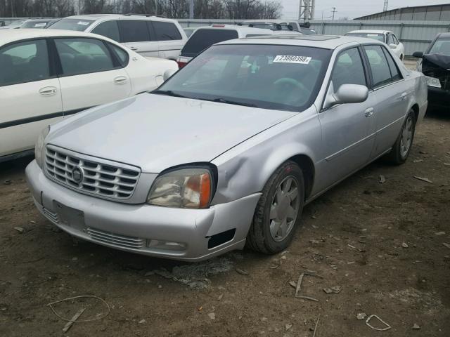 1G6KF5799YU260560 - 2000 CADILLAC DEVILLE DT SILVER photo 2