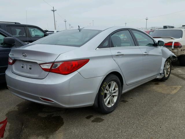 5NPEB4AC6BH005208 - 2011 HYUNDAI SONATA GLS SILVER photo 4