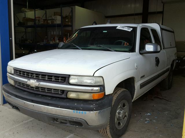 1GCEK19V52E177234 - 2002 CHEVROLET SILVERADO WHITE photo 2