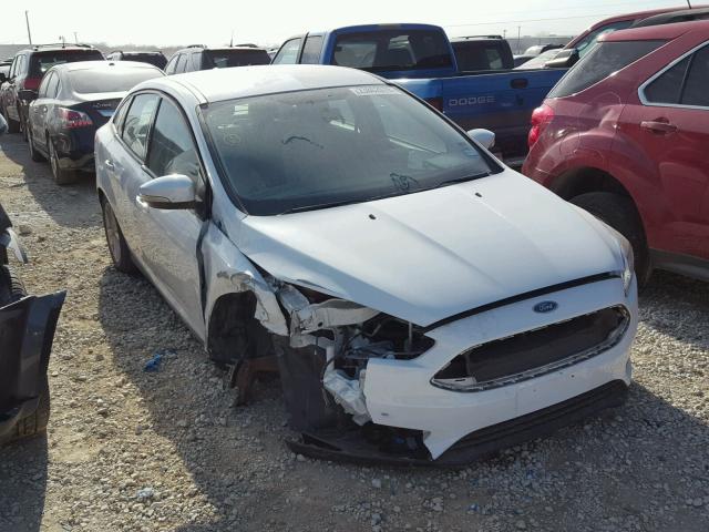 1FADP3F26FL218870 - 2015 FORD FOCUS SE WHITE photo 1