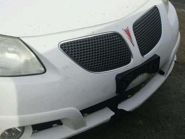 5Y2SL63885Z413579 - 2005 PONTIAC VIBE WHITE photo 9