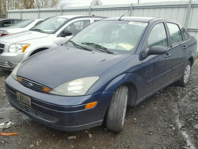 1FAFP34384W155352 - 2004 FORD FOCUS SE C BLUE photo 2