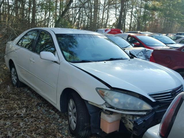 4T1BE32K45U551683 - 2005 TOYOTA CAMRY LE WHITE photo 1