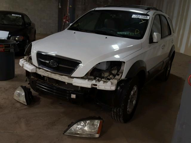 KNDJC733755434372 - 2005 KIA SORENTO EX WHITE photo 2