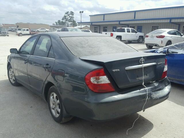 4T1BE30KX2U545319 - 2002 TOYOTA CAMRY LE GRAY photo 3