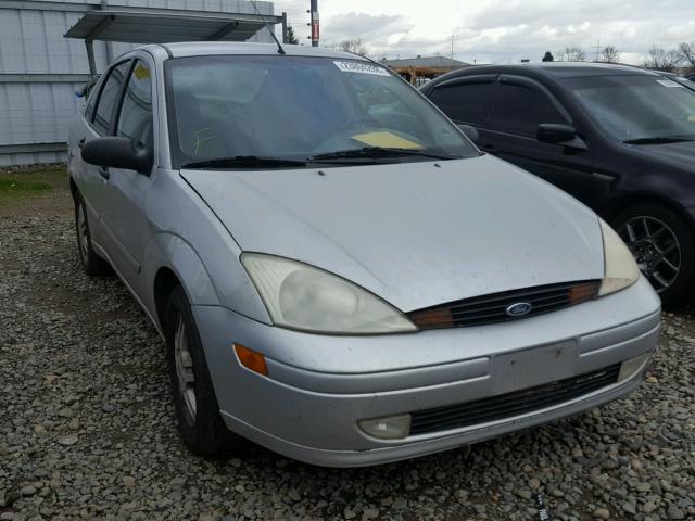 1FAFP3436YW348301 - 2000 FORD FOCUS SE SILVER photo 1