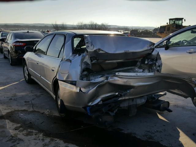 1HGCG1659WA035917 - 1998 HONDA ACCORD EX SILVER photo 3