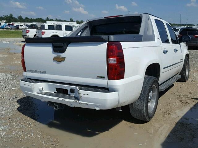 3GNNCGE05AG111050 - 2010 CHEVROLET AVALANCHE WHITE photo 4