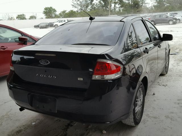 1FAHP35N28W228794 - 2008 FORD FOCUS SE BLACK photo 4