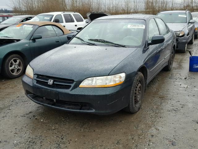 1HGCG5646XA118043 - 1999 HONDA ACCORD LX GREEN photo 2