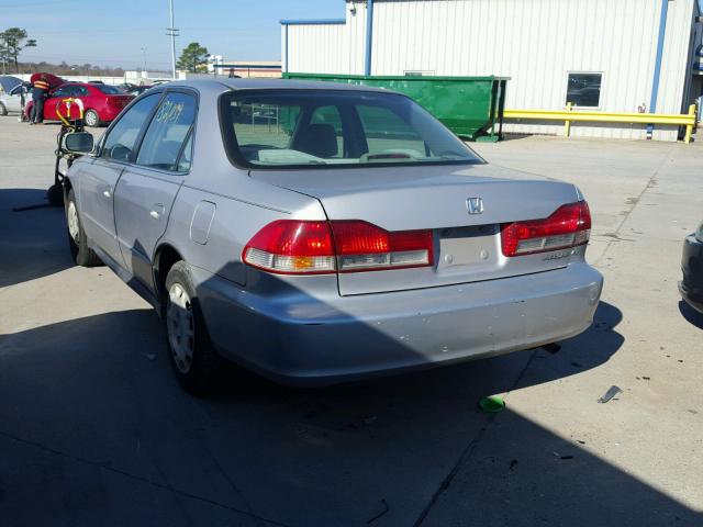 1HGCG56452A050150 - 2002 HONDA ACCORD LX SILVER photo 3