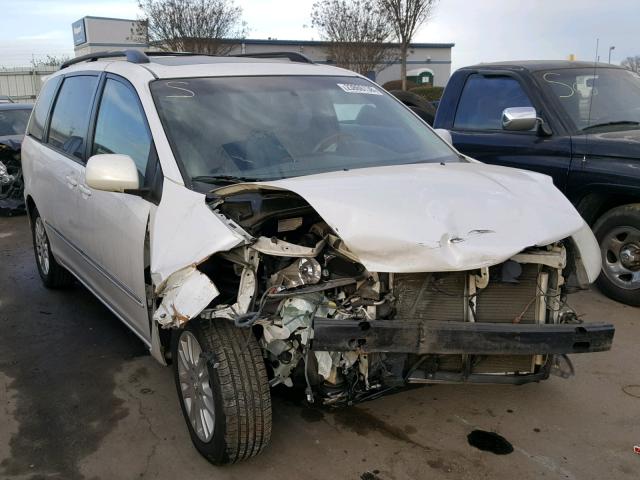 5TDZK22C47S032557 - 2007 TOYOTA SIENNA XLE WHITE photo 1