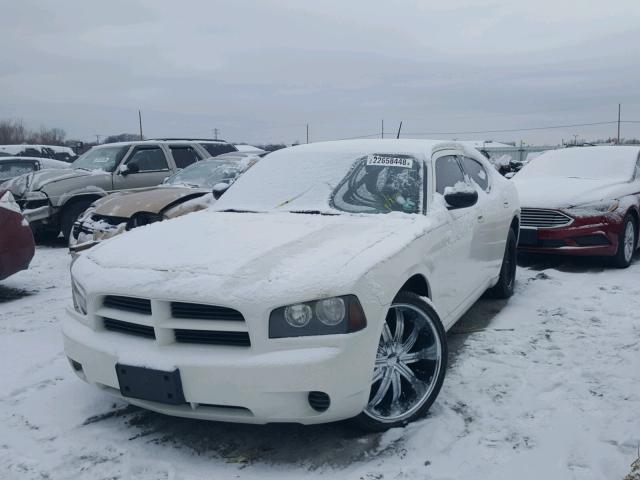 2B3LA43R58H110854 - 2008 DODGE CHARGER WHITE photo 2