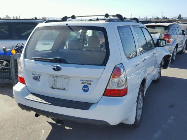 JF1SG65638G702584 - 2008 SUBARU FORESTER 2 WHITE photo 4