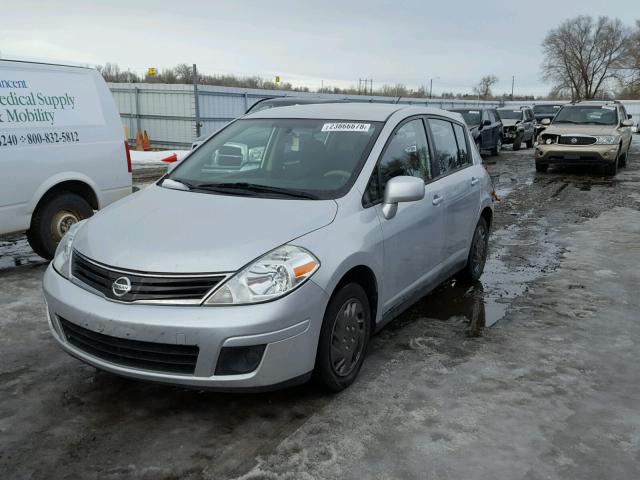 3N1BC1CP2BL420902 - 2011 NISSAN VERSA S SILVER photo 2