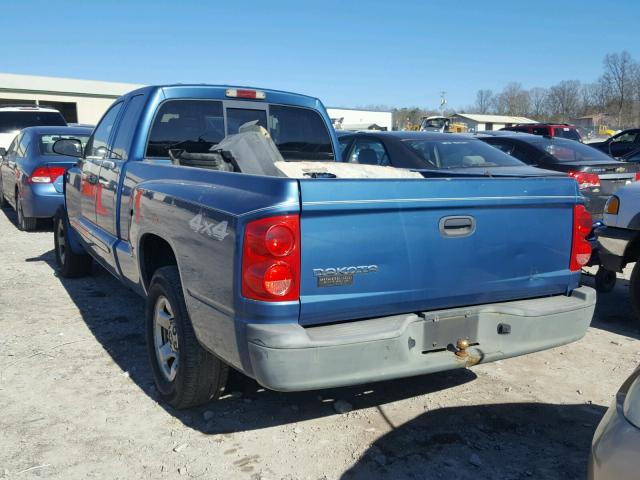 1D7HW22KX5S133569 - 2005 DODGE DAKOTA ST BLUE photo 3