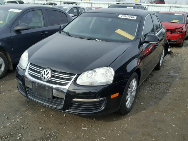 3VWRZ7AJ1AM015700 - 2010 VOLKSWAGEN JETTA SE BLACK photo 2