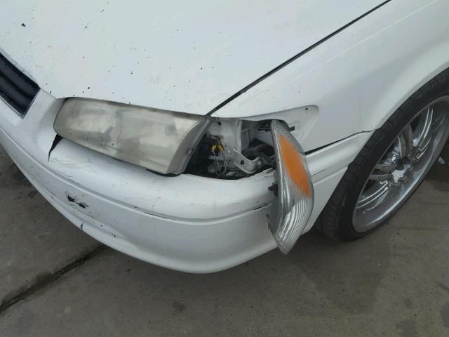 JT2BG28K0Y0412591 - 2000 TOYOTA CAMRY LE WHITE photo 10