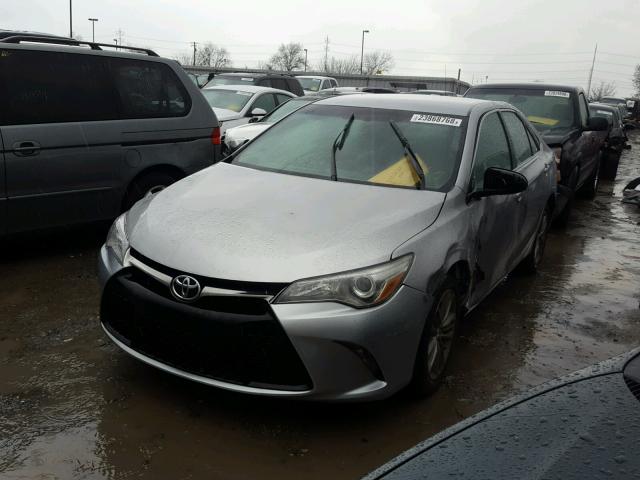 4T1BF1FK4GU539371 - 2016 TOYOTA CAMRY LE SILVER photo 2