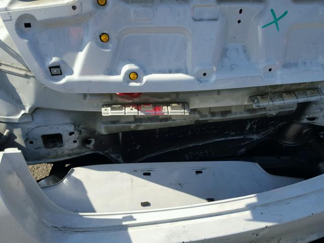 KNAGM4A71F5661440 - 2015 KIA OPTIMA LX WHITE photo 9