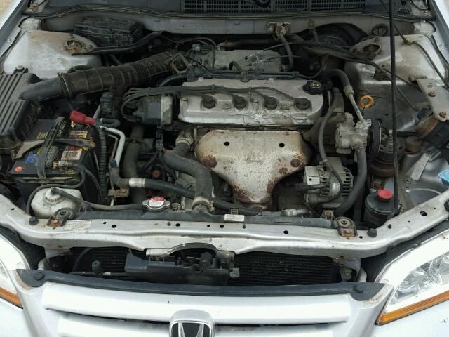 1HGCG564X2A016429 - 2002 HONDA ACCORD LX SILVER photo 7