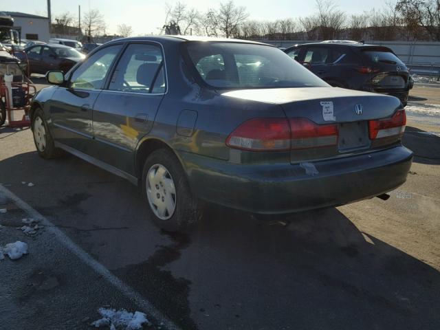 1HGCG16492A069566 - 2002 HONDA ACCORD LX GREEN photo 3