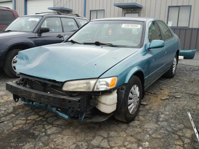 4T1BG22K9VU004204 - 1997 TOYOTA CAMRY CE GREEN photo 2