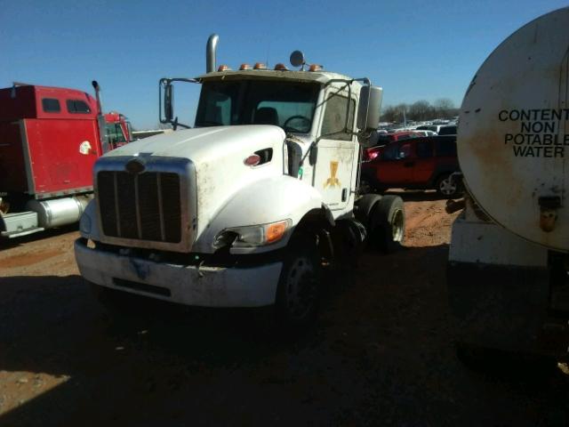 1XP9AJ7X9FD263584 - 2015 PETERBILT 382 WHITE photo 2