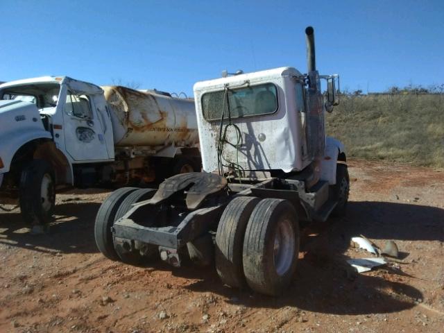 1XP9AJ7X9FD263584 - 2015 PETERBILT 382 WHITE photo 4