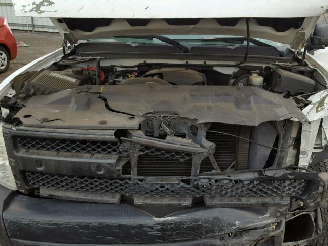 2GCEC13C271564949 - 2007 CHEVROLET SILVERADO WHITE photo 7