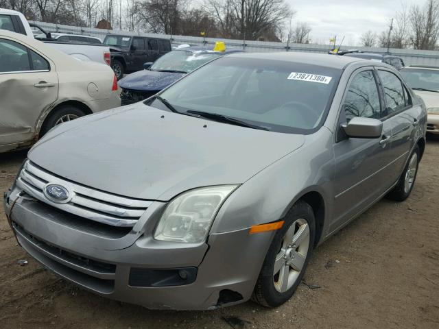 3FAHP07Z79R146546 - 2009 FORD FUSION SE SILVER photo 2