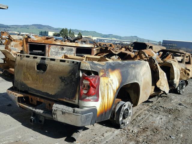 1GBHC34K78E133655 - 2008 CHEVROLET SILVERADO BURN photo 4