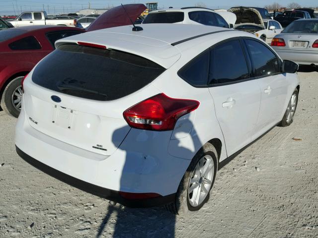 1FADP3K28FL254940 - 2015 FORD FOCUS SE WHITE photo 4