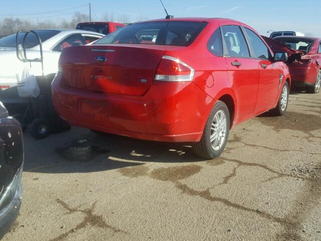 1FAHP35N58W244827 - 2008 FORD FOCUS SE RED photo 4