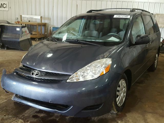 5TDZK23C37S006885 - 2007 TOYOTA SIENNA CE BLUE photo 2