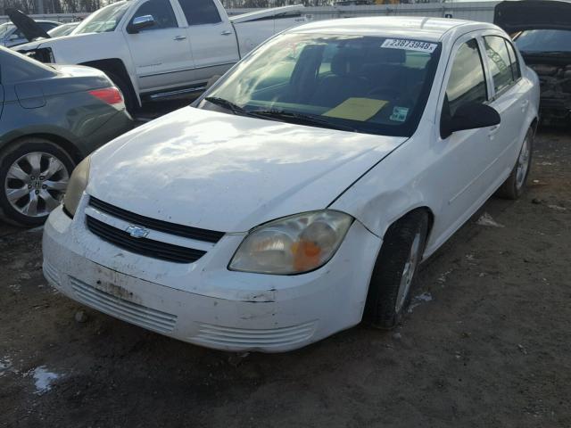 1G1AK52F657500412 - 2005 CHEVROLET COBALT WHITE photo 2