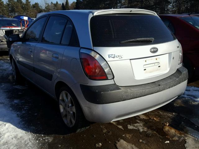 KNADE163386376885 - 2008 KIA RIO 5 SX SILVER photo 3