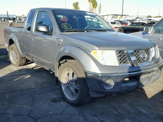 1N6AD06U88C442292 - 2008 NISSAN FRONTIER K SILVER photo 1