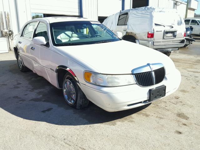 1LNHM82W8XY652637 - 1999 LINCOLN TOWN CAR S WHITE photo 1