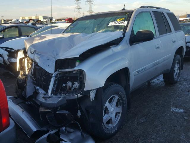 1GNDS13S642293385 - 2004 CHEVROLET TRAILBLAZE SILVER photo 2