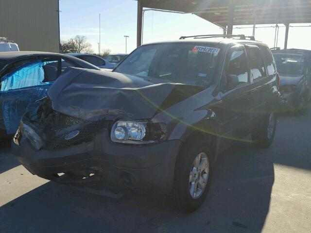 1FMYU93195KE22565 - 2005 FORD ESCAPE XLT GRAY photo 2